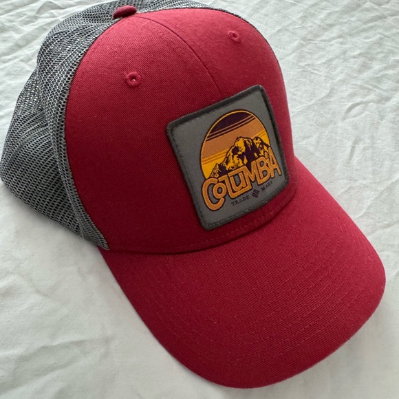 COLUMBIA (trademark) cap. With Columbia patch on front - Picture 5 of 11